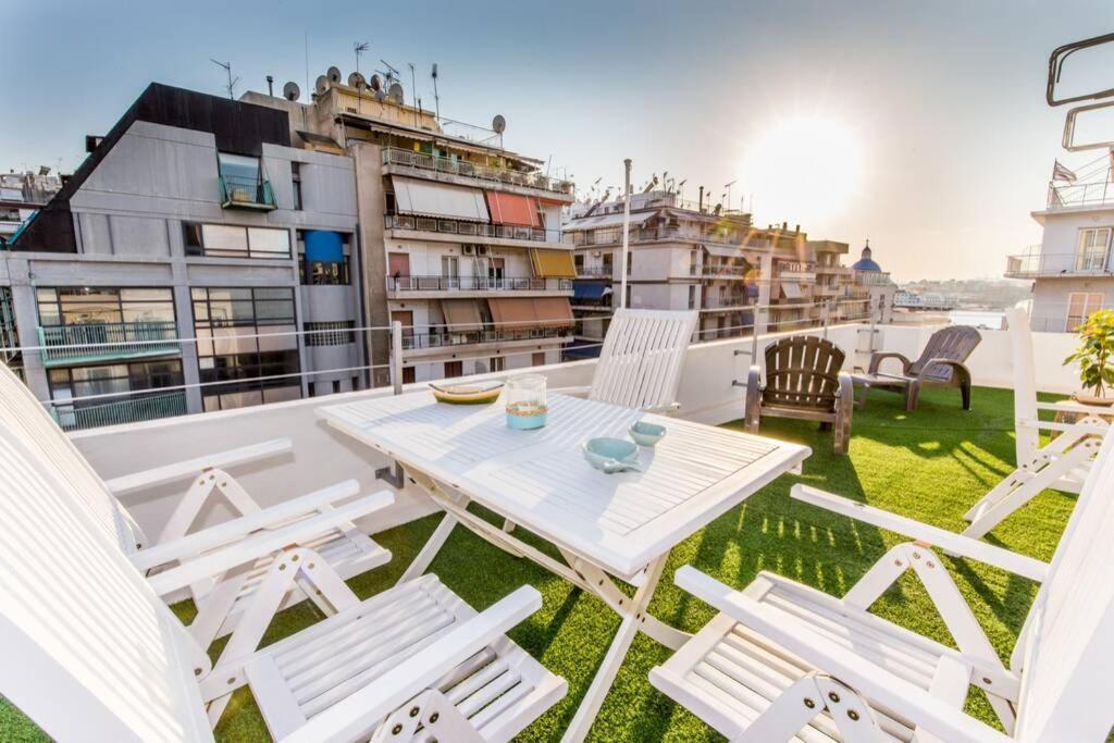 Neoclassical Flat With 2 Bedrooms In Piraeus Exterior photo