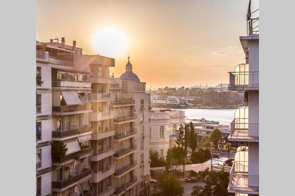 Neoclassical Flat With 2 Bedrooms In Piraeus Exterior photo
